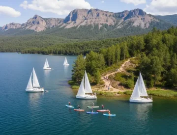 Активный отдых у озера Тургояк: яхты, сап-борды и треккинг к хребту Заозёрный